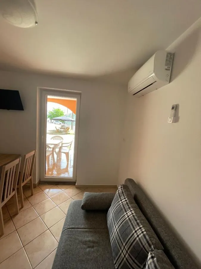 Olive Apartment Nerezine 0*,